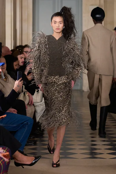 Look 17
